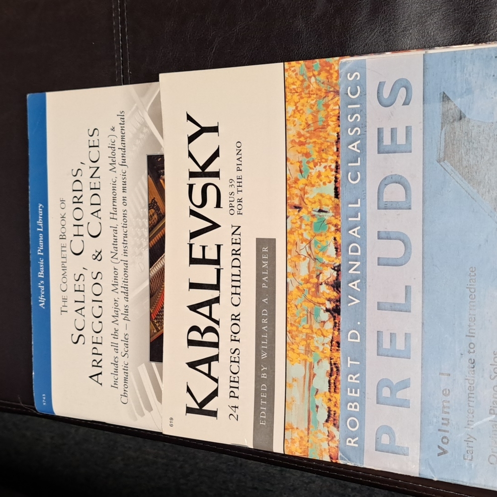 Vandals Classics Preludes Vol 1, Kabalevsky 24 Children & Alfreds Scales, Chords
